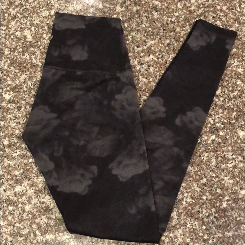 Lululemon Wunder Under Roll Down,Size 6, 31”inseam